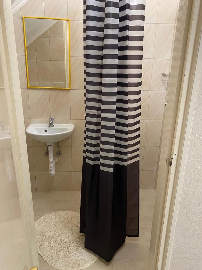 Muskatli Panzio Es Etterem Motel Ujhartyan Bagian luar foto