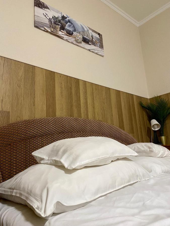 Muskatli Panzio Es Etterem Motel Ujhartyan Bagian luar foto