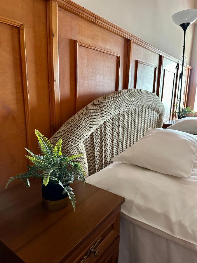 Muskatli Panzio Es Etterem Motel Ujhartyan Bagian luar foto